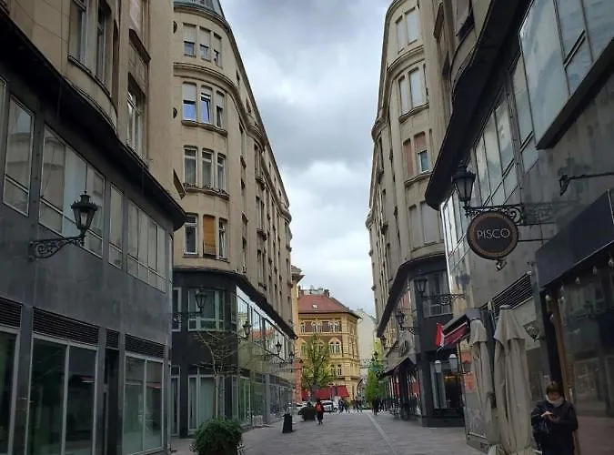Walking Street-t * Budapešť